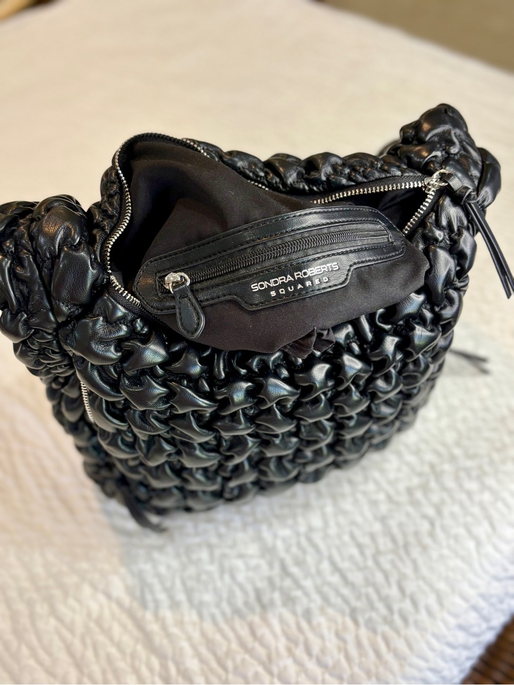 Sondra Roberts Black Quilted Woven Hobo Shoulder Bag EUC Travel-Ready Style - Picture 3 of 11